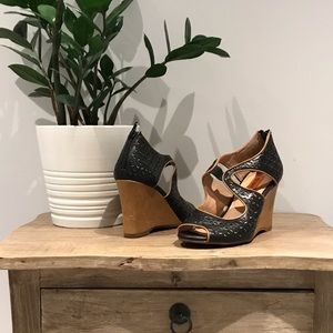 🍨 Miz Mooze Leather Wedges